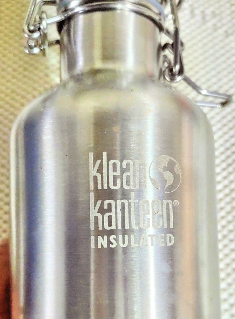 Klean Kanteen Classic Isoleerfles 750ml - Porcelain Green - Pour
