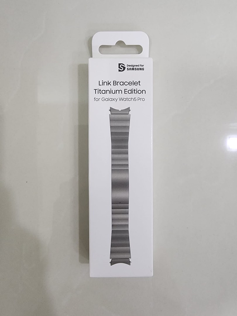 Hochuen Link Bracelet Titanium Edition