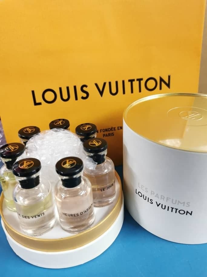 Louis Vuitton Miniature Set 7 10ml Perfume Matière Noire Le Jour Se Lève  Heures