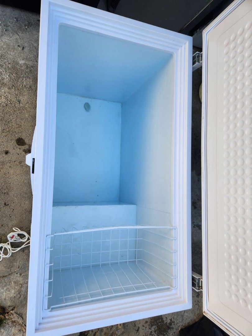 CHEST FREEZER 303 LITER, TV & Home Appliances, Kitchen