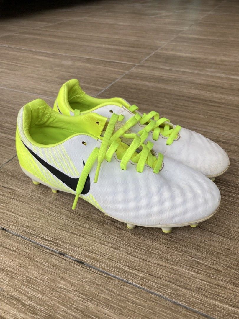 Nike magista size 4 outlet