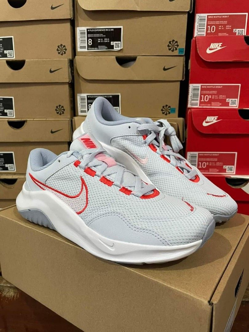 Nike Women Legend Essential Men US 8.5 CM 25.5 Women s