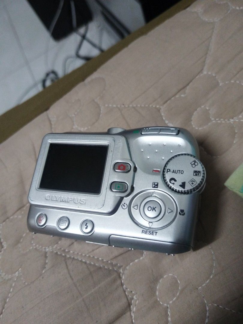 Olympus FE100 CCD CAMERA, Photography, Cameras on Carousell