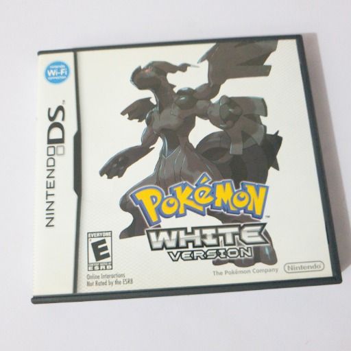 Pokemon White Version Complete with Manual and box PRICE