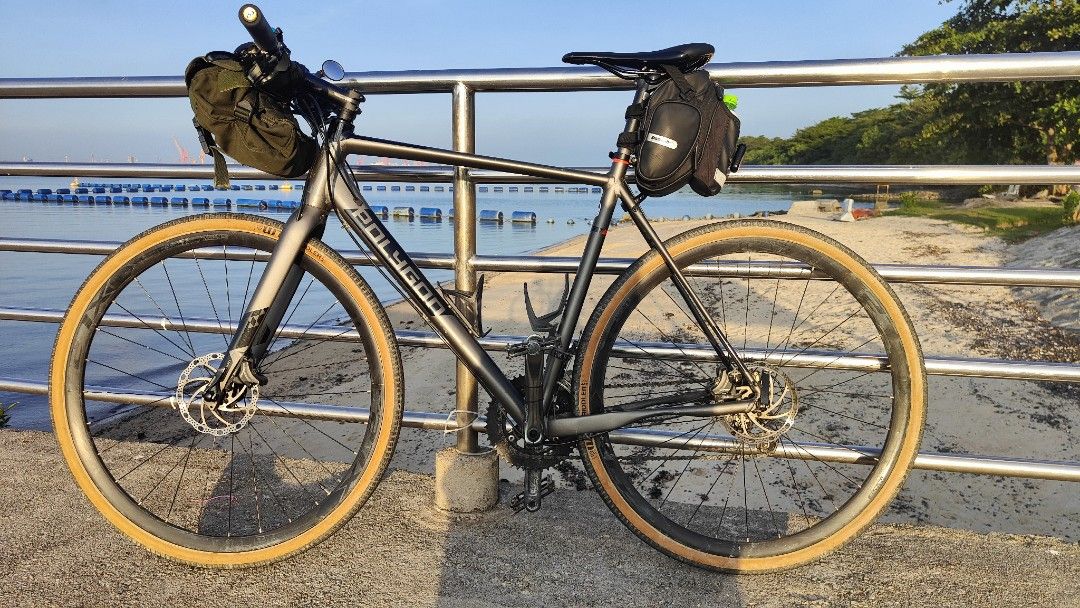 Flatbar gravel Polygon Bend FX4 Tiagra groupset