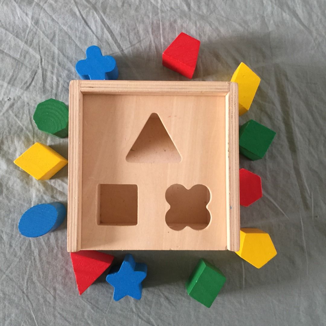 Melissa & doug shape sorting cube classic wooden toy store