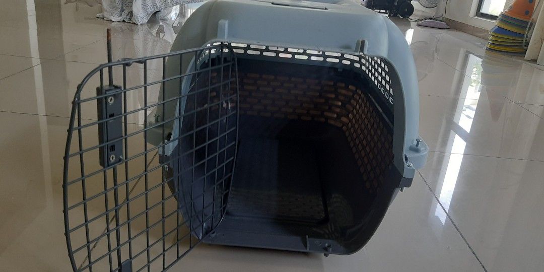 Premium Cat Carrier Cage Large, Pet Supplies, Homes & Other Pet Accessories on Carousell