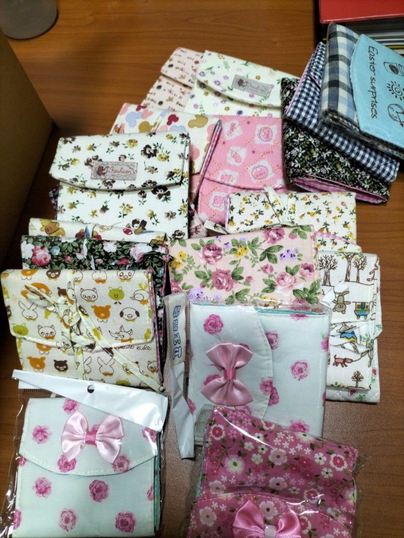 Sanitary pad/tissue pouch, Beauty & Personal Care, Sanitary Hygiene on ...