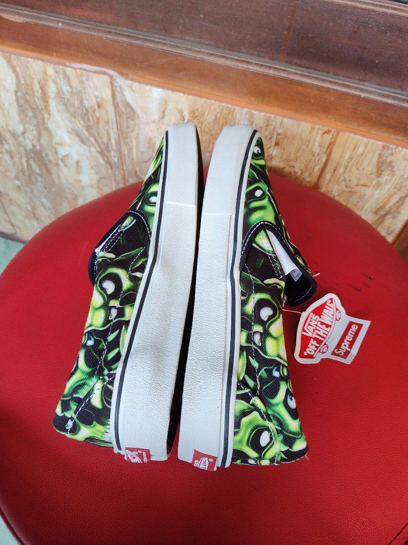 Sepatu SUPREME x Vans Slip On Pro Skull Pile Size 42, Fesyen Pria