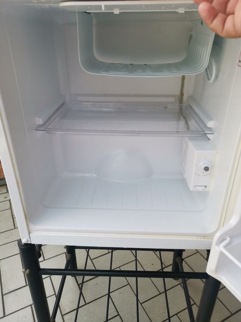 Singer refrigerator with black stand., TV & Home Appliances, Kitchen Appliances, Refrigerators