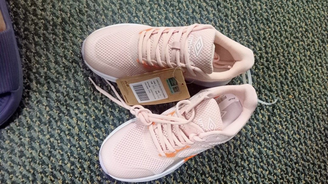 Sneaker UMBRO original Women s Fashion Footwear Sneakers on Carousell