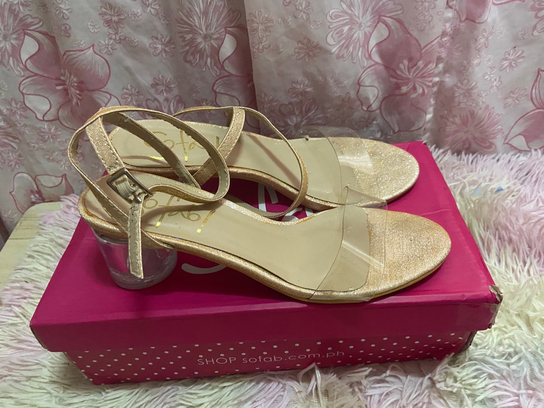 So Fab Sandals on Carousell