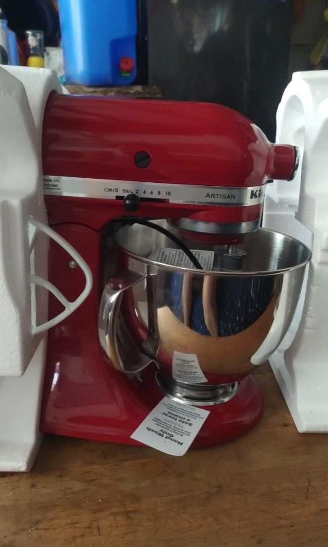 Stand mixer kitchenAid Artisan (Category: Other Kitchenware & Tableware) located in Valenzuela. Submitted by iesel (Listing ID 1234875979, Image 2). Description: Purchased at U.S.A 110V comes with free transformer. *New* Special gift included ung big box nya d n gnun ka presentable but this was never been used.