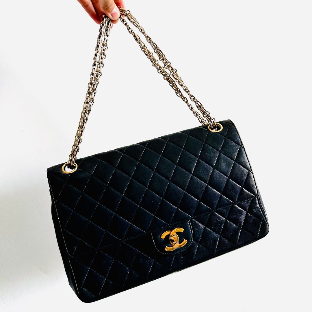 STEAL Chanel Navy Blue GHW Medium Classic Double Flap DF Quilted Lambskin  Turnlock Vintage Reissue Bijoux Chain Shoulder Bag Pre Series Authentic,  Luxury, Bags & Wallets on Carousell