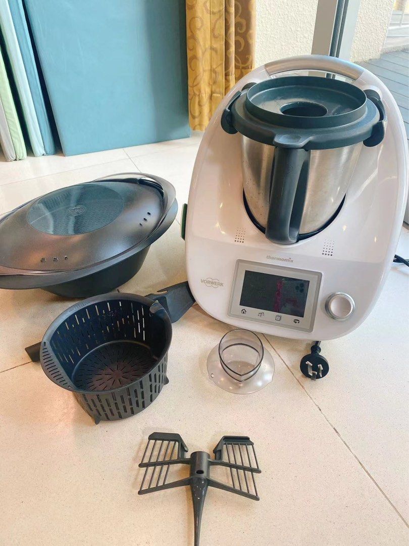 Thermomix TM5 950, TV & Home Appliances, Kitchen Appliances, Hand