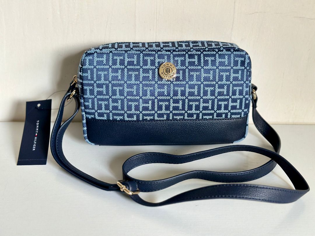 TOMMY HILFIGER BLUE SIGNATURE LOGO ZIP CAMERA CROSSBODY SLING BAG PURSE 98 SALE