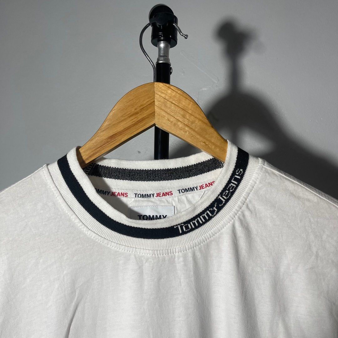 TOMMY JEANS MOCK NECK L/S (Category: Tshirts & Polo Shirts ) located in Angeles City. Submitted by alienstuff01 (Listing ID 1234971363, Image 2). Description: S-M (21x29).