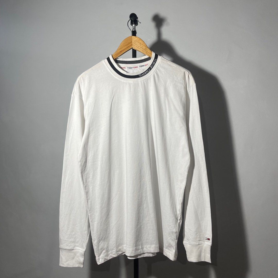 TOMMY JEANS MOCK NECK L/S (Category: Tshirts & Polo Shirts ) located in Angeles City. Submitted by alienstuff01 (Listing ID 1234971363, Image 1). Description: S-M (21x29).