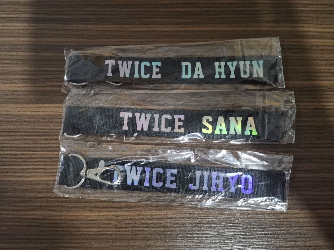 Twice Keychains (Category: K-Wave Merchandise) located in Singapore. Submitted by mong00 (Listing ID 1234938462, Image 1). Description: There is Da Hyun x1 Sana x1 Jihyo x1 Tzuyu x1 Can either Meet up / NM +$1.0.
