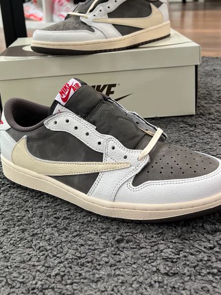 [US9.5] Nike Travis Scott Air Jordan 1 Low OG Reverse Mocha, Men's ...