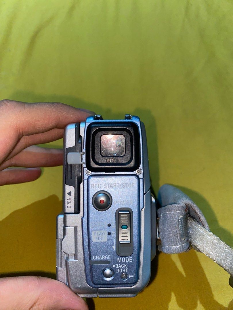 Sony Carl Zeiss Vario-Tessar Camcorder on Carousell