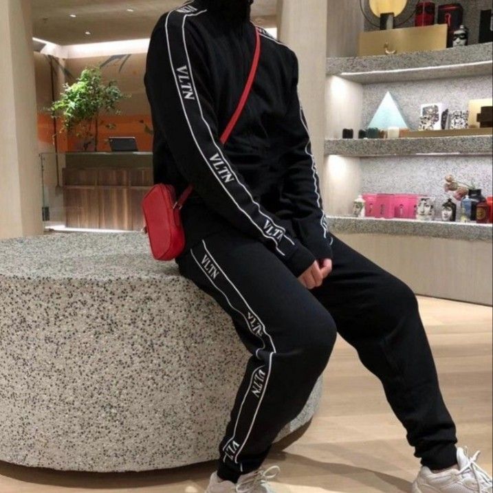 VALENTINO BLACK/RED TRACKSUIT 🔥🔥🥰🥰❤🥰🔥, Men's Fashion, Tops & Sets, & Coordinates on Carousell