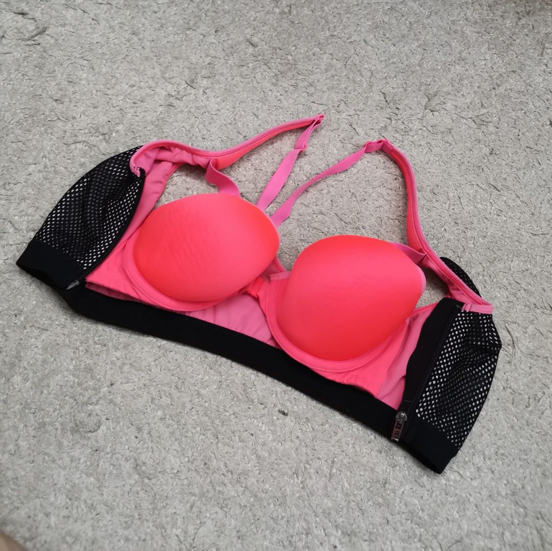 Victoria Secret Knockout Front Close Sport Bra, Women's Fashion, Tops,  Other Tops on Carousell