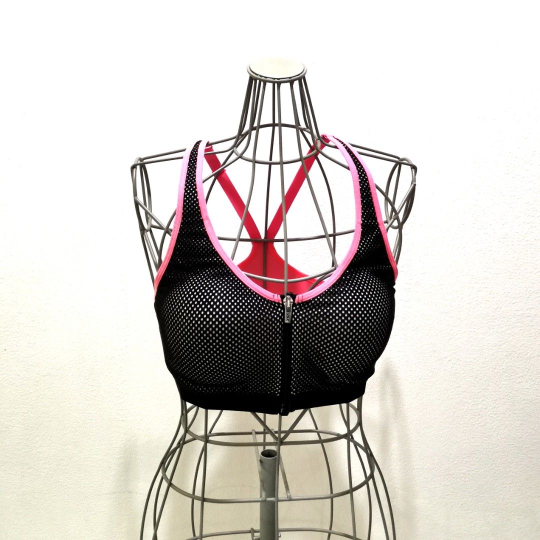 Victoria Secret Knockout Front Close Sport Bra, Women's Fashion, Tops,  Other Tops on Carousell