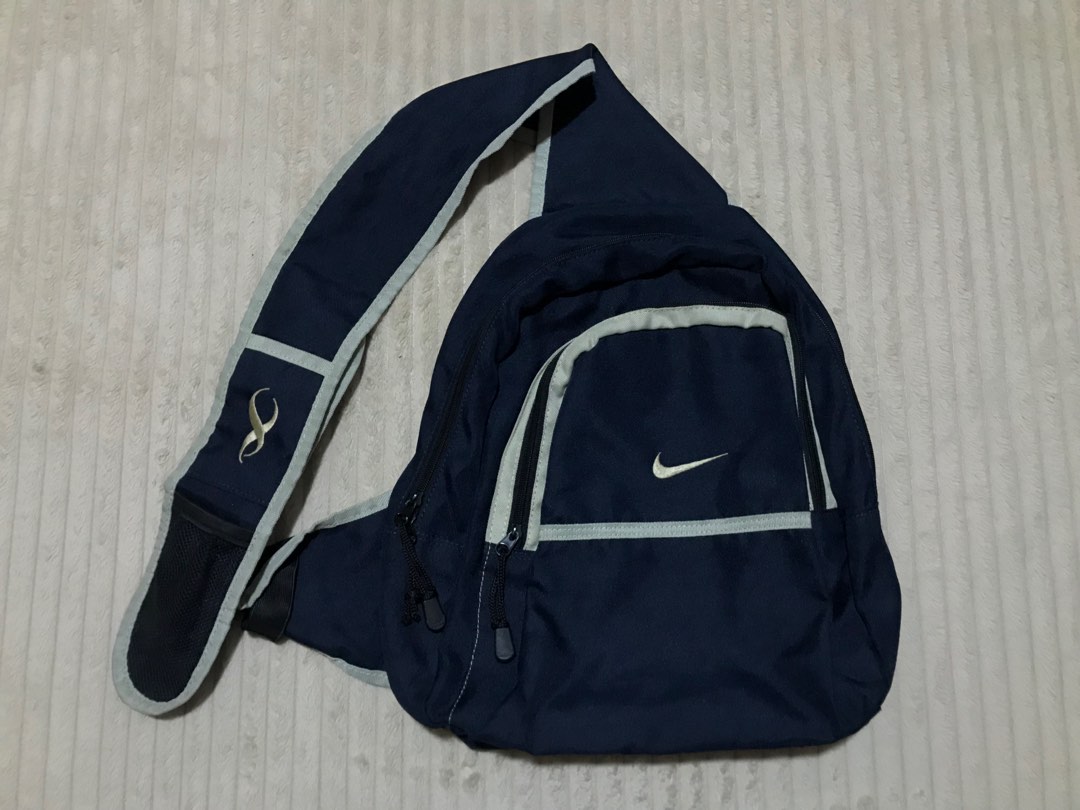 VINTAGE NIKE CROSSBODY BAG LEGIT on Carousell