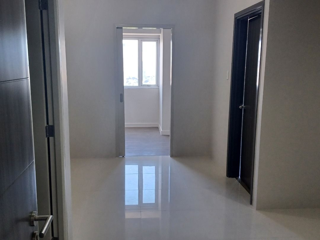 Vista Shaw CONDOMINIUM (Category: Apartments & Condos) located in Mandaluyong City. Submitted by farmerjones (Listing ID 1234822155, Image 3). Description: BELOW MARKET VALUE RUSH SALE 2 bedroom 2 bathroom 60.80 sqm GOLF COURSE VIEW DIRECT TO OWNER P8.7M NET TO OWNER ( lowest per sqm) (Add 1.3M for parking) BELOW MARKET VALUE RUSH SALE.