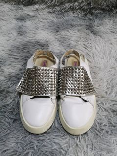 White Slip-on with flat Spikes