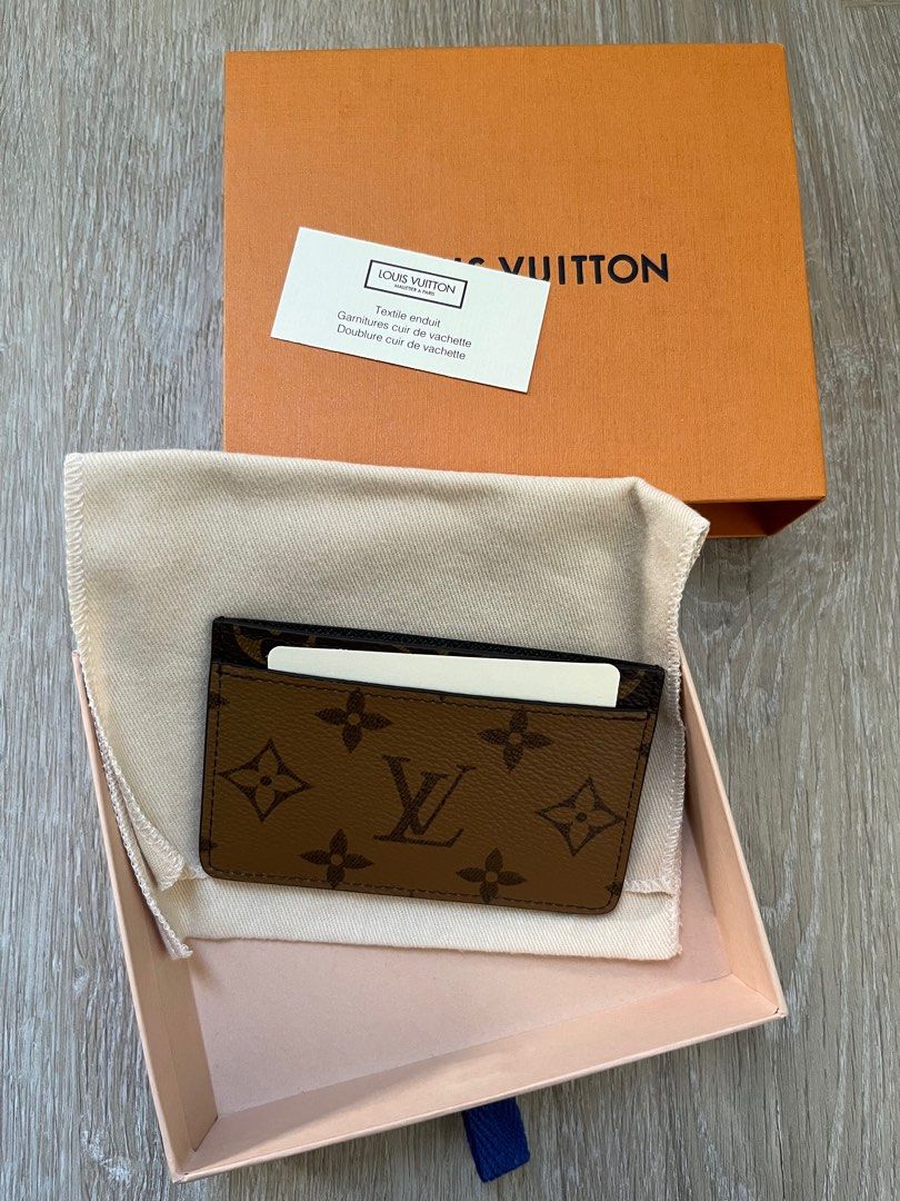 Shop Louis Vuitton TAIGA Enveloppe Carte De Visite (M64595) by