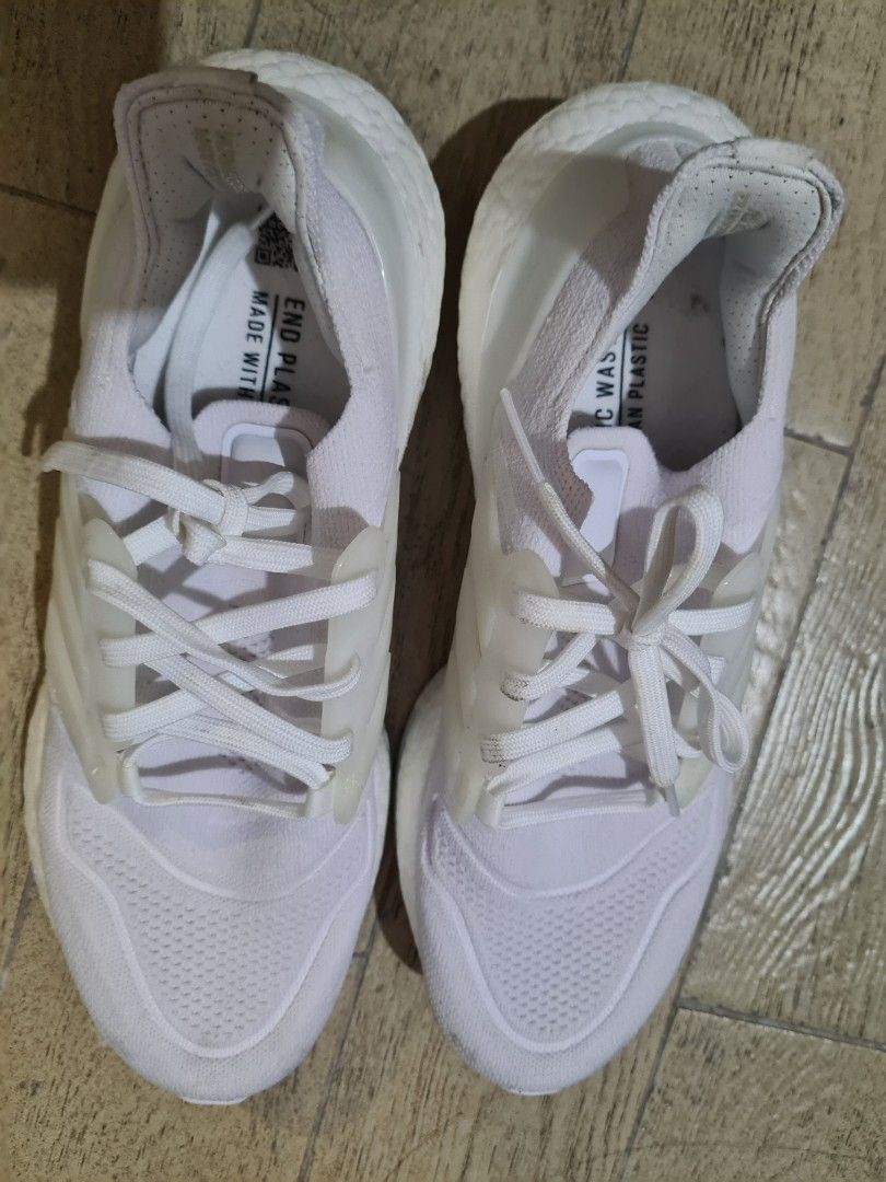 Adidas Ultraboost White Unisex size US 8.5 UK 7 Men s Fashion