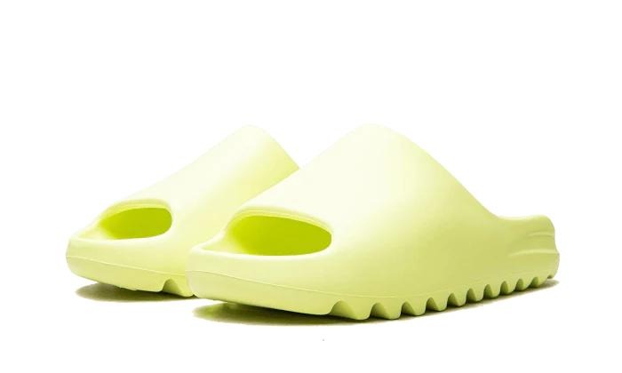 Adidas Yeezy Slide Glow Green, 名牌, 鞋及波鞋- Carousell