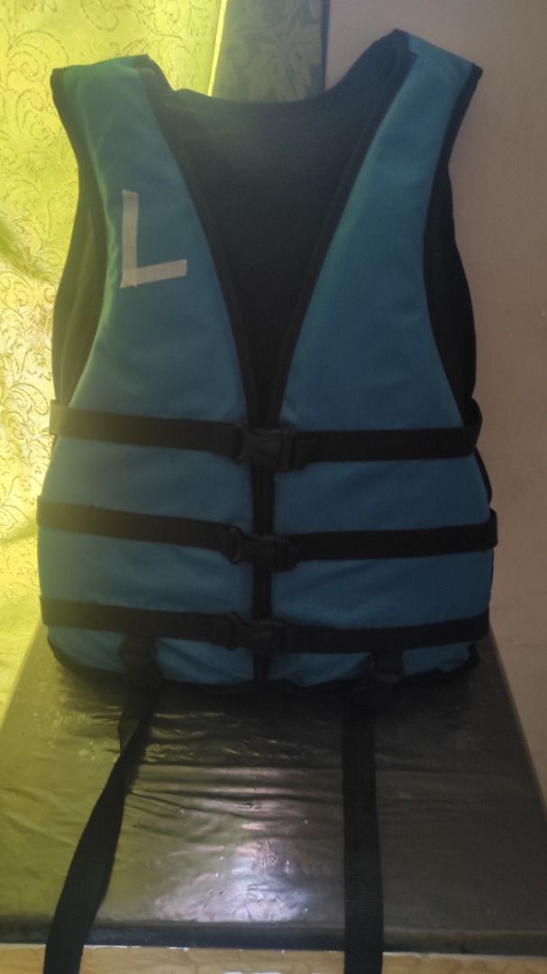 Affordable Life jackets on Carousell