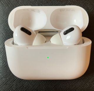 Airpods Pro 2 with MagSafe Charger Case