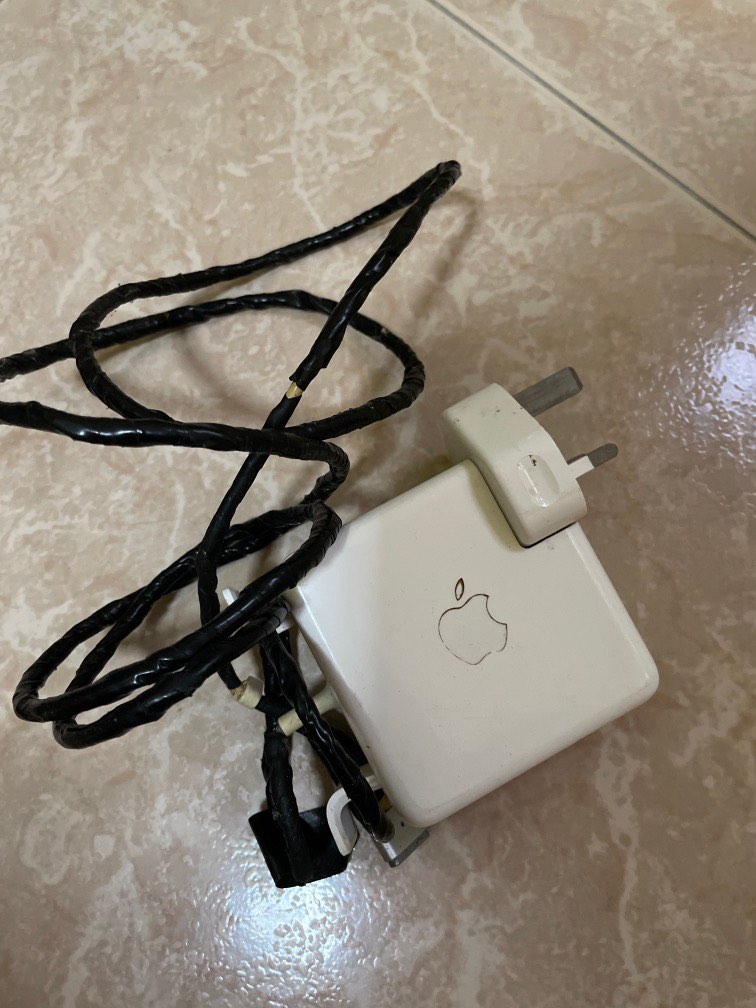 Apple MacBook Pro 15 Model A1398 85W charger adapter MagSafe 2