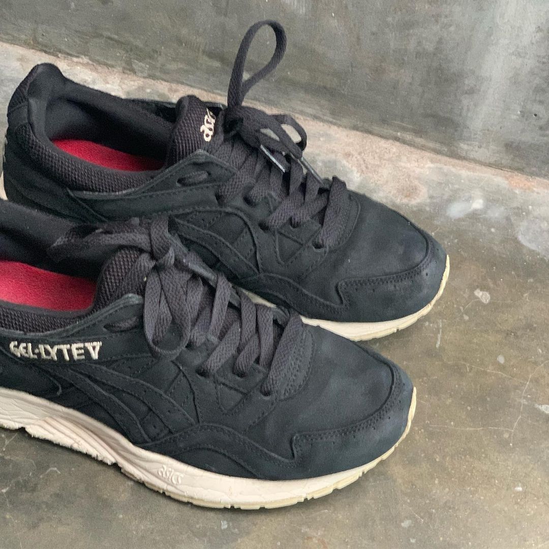 Asics gel lyte v black outlet suede