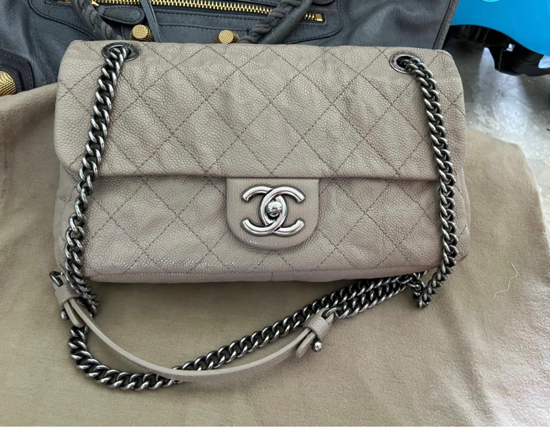 Authentic Chanel Distressed Caviar Beige Taupe Diamon Quilted Classic Flap  Bag with Gunmetal Toned Hardware, Luxury, Bags & Wallets on Carousell