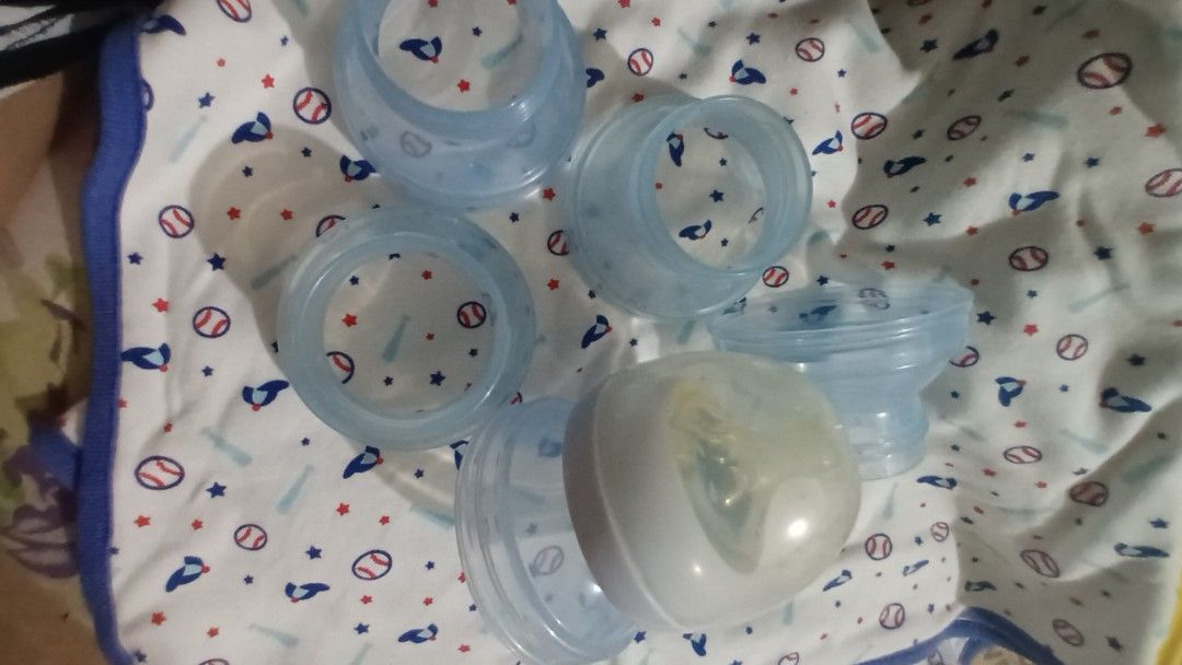 Avent breastmilk storage cups adaptor (Category: Breastfeeding & Bottle Feeding) located in Davao. Submitted by mommylove1422 (Listing ID 1230119861, Image 1). Description: breastmilk storage cup adaptors 5pcs.