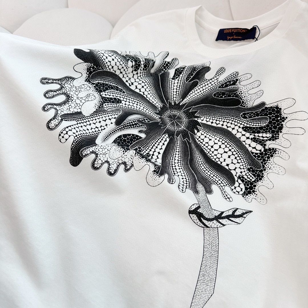 Louis Vuitton LV x YK Psychedelic Flower Regular T-Shirt - Vitkac shop  online