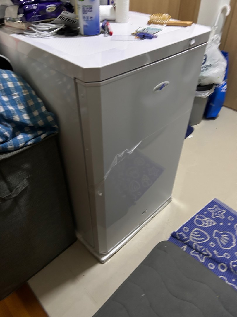 Breast milk Freezer used for 4m months, TV & Home Appliances, Kitchen