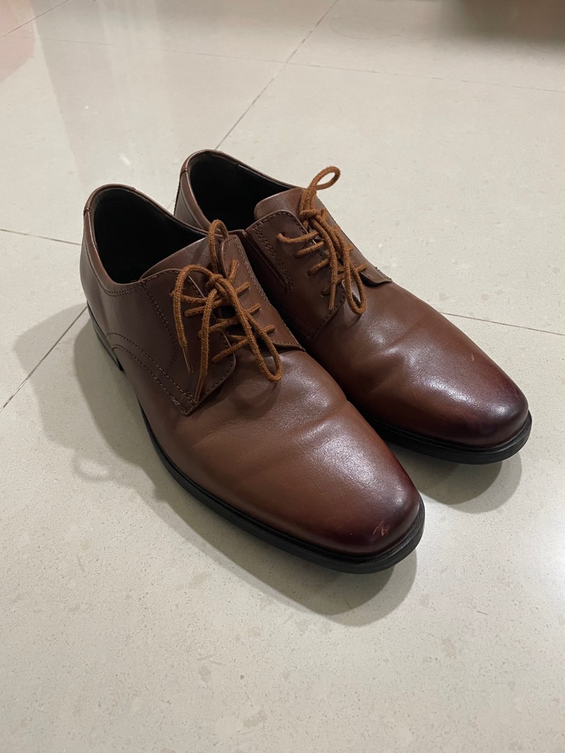 Clarks kitna walk top