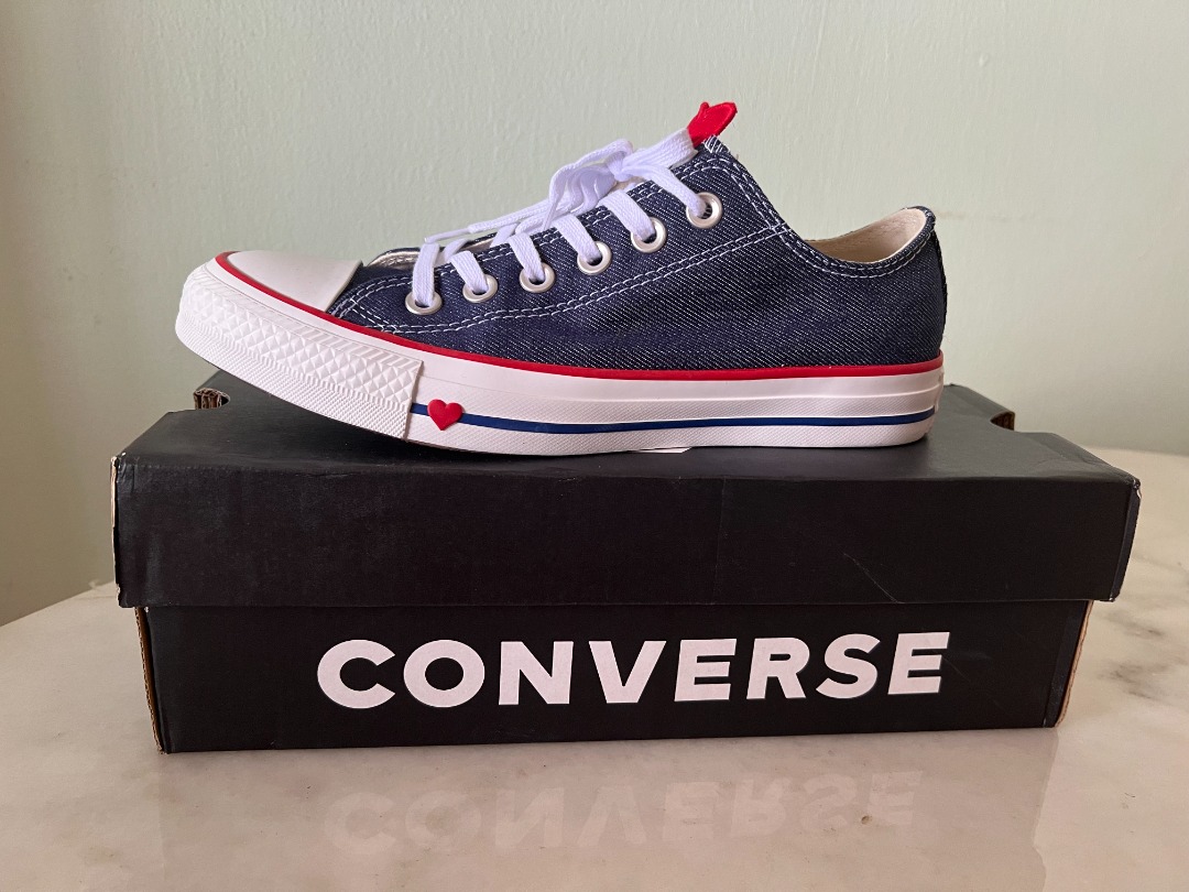Converse Chuck Taylor All Star Sucker For Love Ox Sneakers US 7