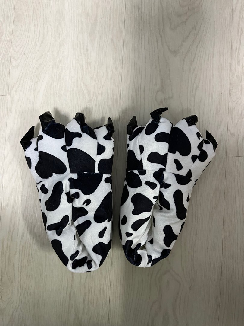 cow print fun slippers, Women's Fashion, Footwear, Flipflops and Slides ...