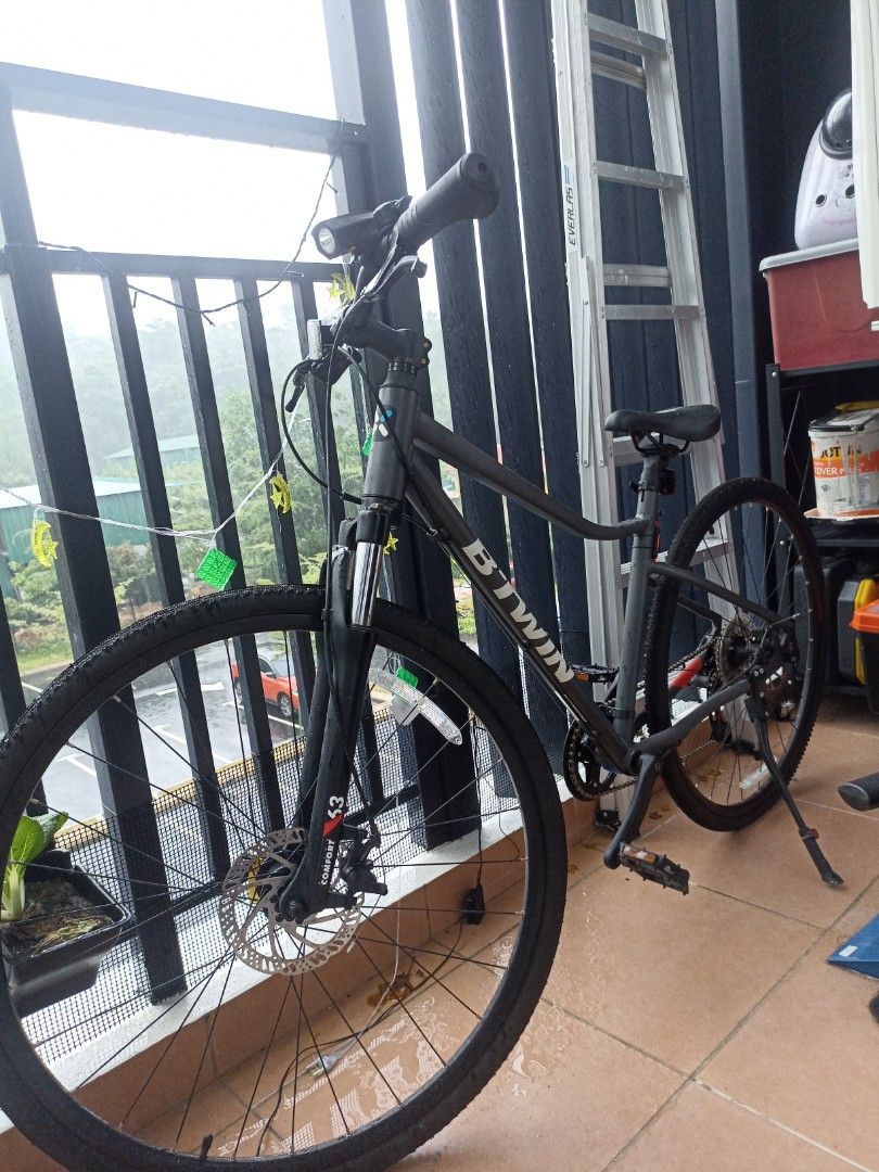 Decathlon Riverside 500 Hybrid bike Sports Equipment Bicycles