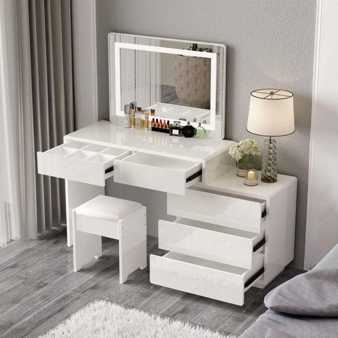 Dressing Table / Vanity Table, Furniture & Home Living, Furniture