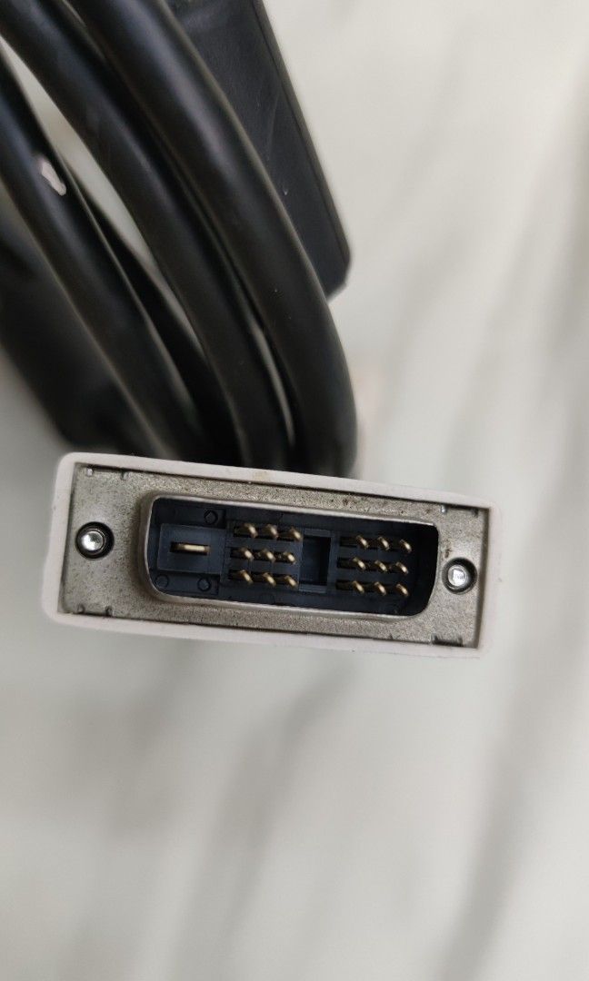 DVI to DVI 1.5m cable (Category: Cables & Adaptors) located in Bayan Lepas. Submitted by unlimited_noname (Listing ID 1230051125, Image 3). Description: Two side DVI cable. Length around 1.5m..