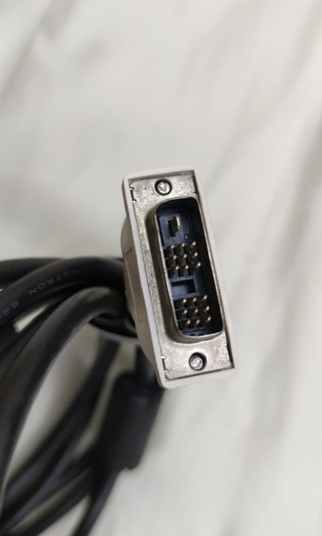 DVI to DVI 1.5m cable (Category: Cables & Adaptors) located in Bayan Lepas. Submitted by unlimited_noname (Listing ID 1230051125, Image 2). Description: Two side DVI cable. Length around 1.5m..