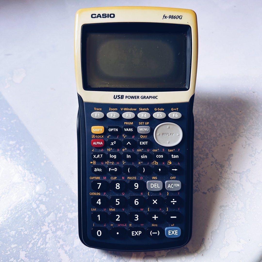 Faulty screen CASIO Graphic Calculator fx9860G Hobbies Toys